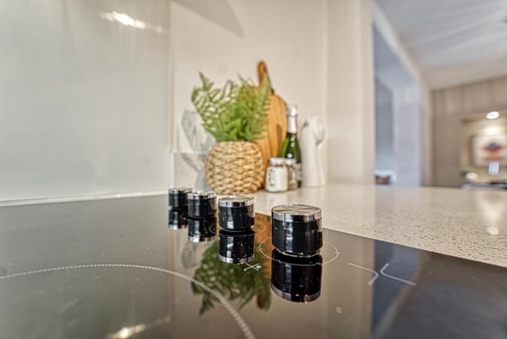 Guest Homes - Watledge House Apartment Тьюксбери Экстерьер фото
