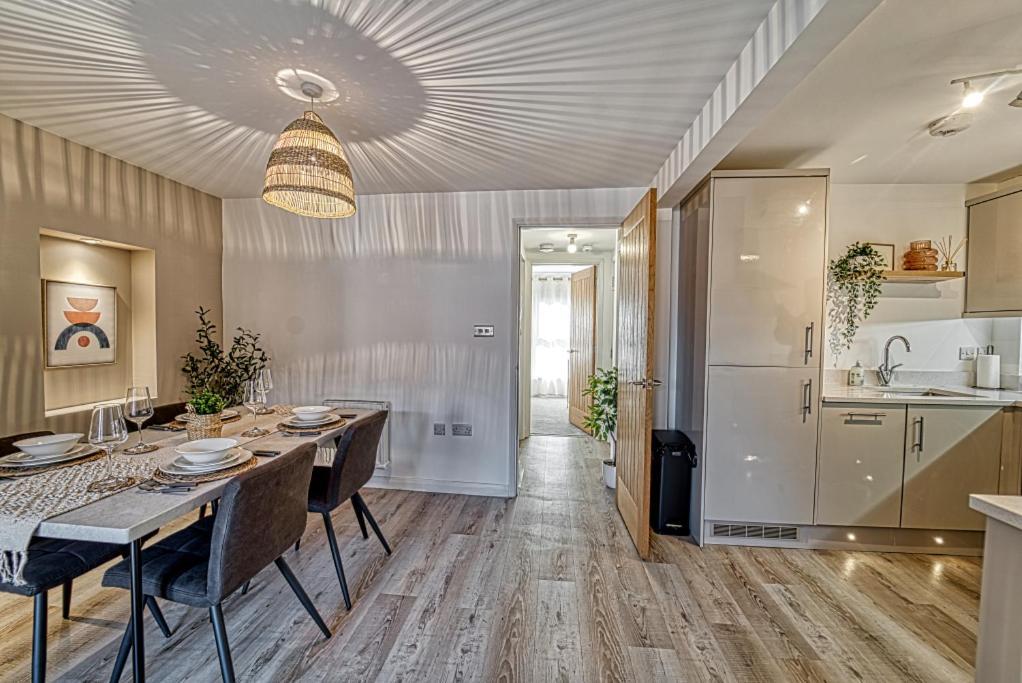 Guest Homes - Watledge House Apartment Тьюксбери Экстерьер фото